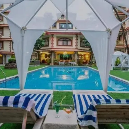 Stylish 2Bhk Poolside Retreat With Ac -Luxury Apartamento